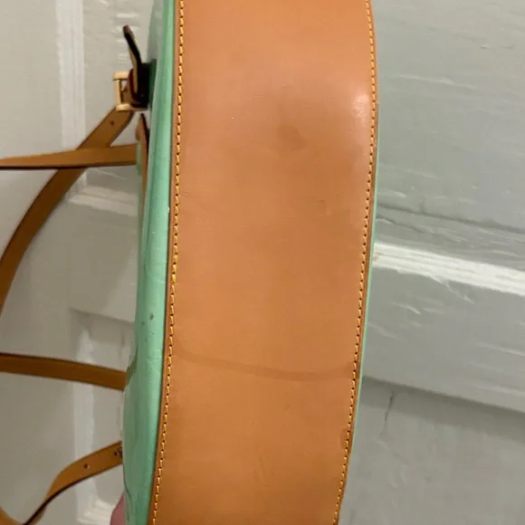 Authentic Vintage 1998 Louis Vuitton Biscayne Bag in Peppermint - Picture 11 of 16